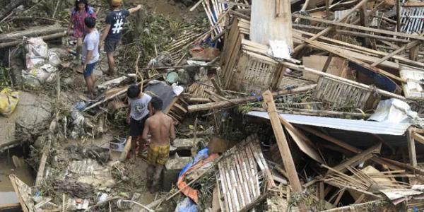 Vlasti su također navele da je 300.000 seljana evakuisano u sigurnija područja prije nego što je tajfun pogodio to područje - Avaz