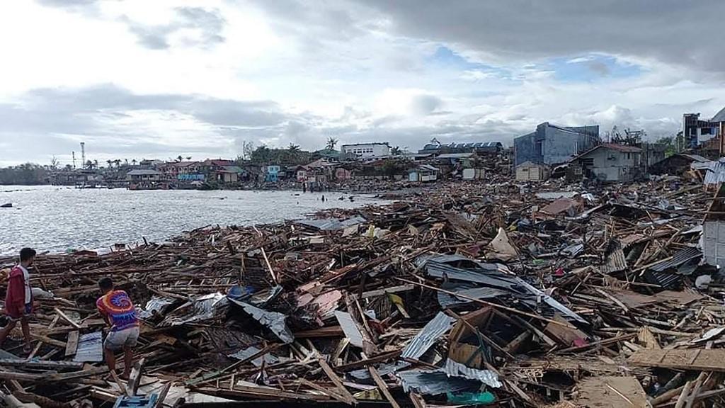 Rai, 15. tajfun koji je pogodio Filipine ove godine, stigao je u četvrtak na ostrvo Siargao - Avaz