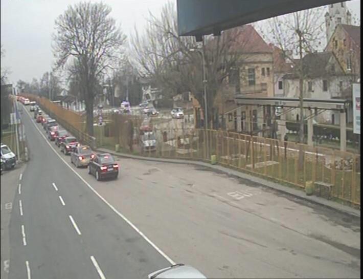 Kolona vozila na graničnom prijelazu Bosanska Gradiška - Avaz
