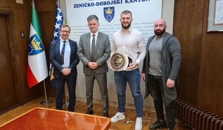 Premijer Zeničko-dobojskog kantona primio kik-boksera Ahmeda Krnjića