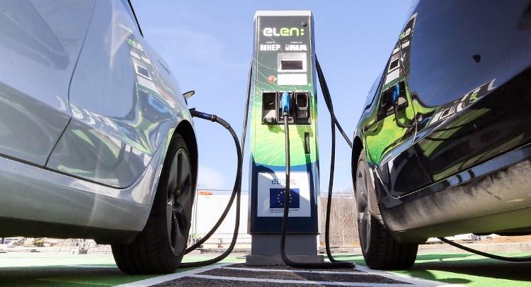 Proizvođači automobila u Evropi žele više punjača za električna vozila