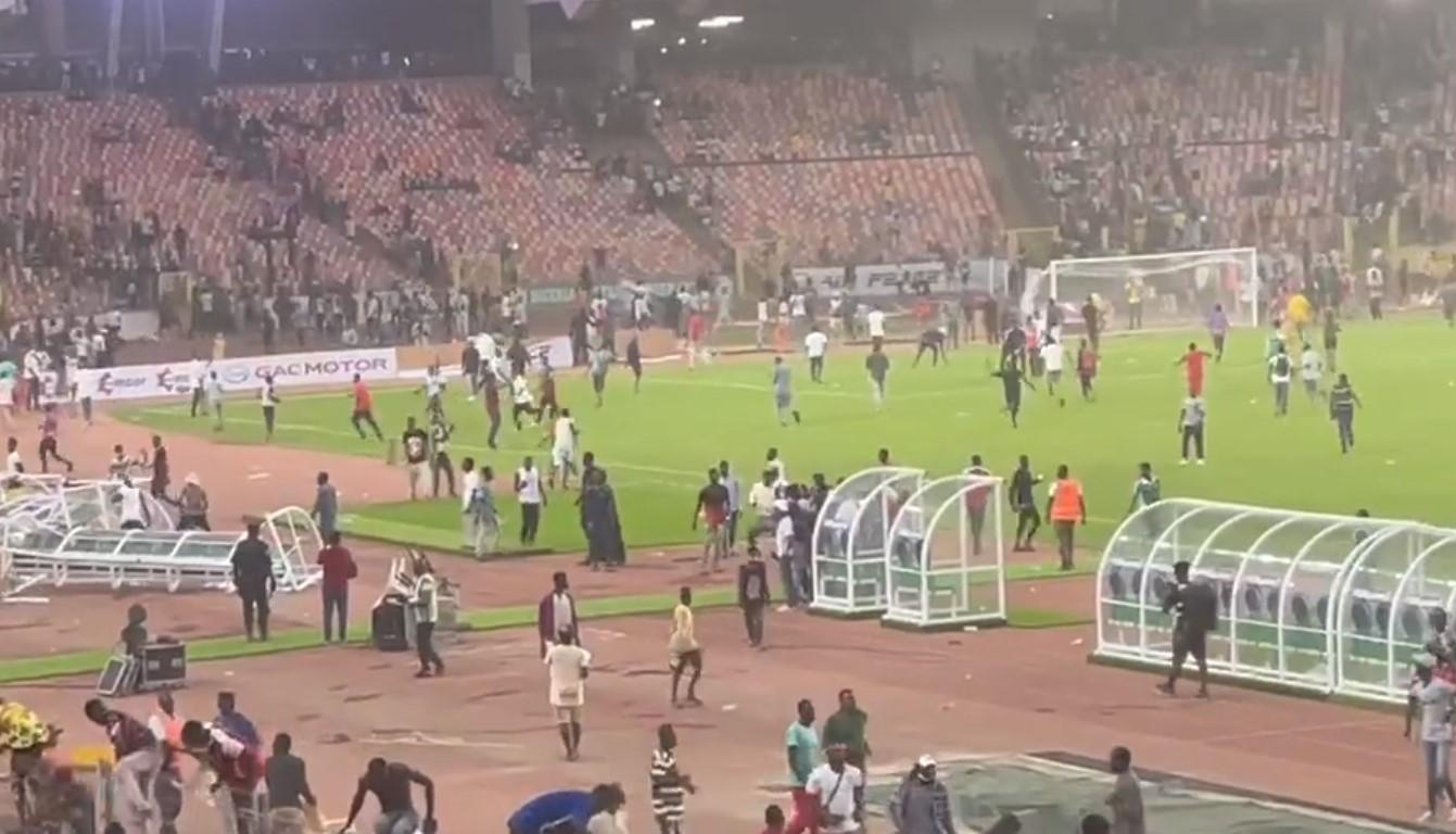 Pogledajte haos na stadionu u Abudži: Gana zaustavila Nigeriju na putu do Mundijala 2022.