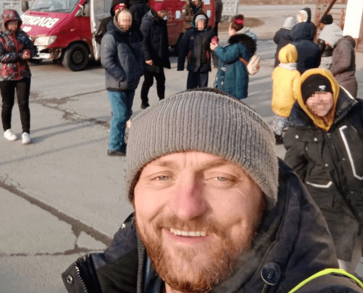 Heroj s crvenim kombijem: Mihailo je iz razorenog Mariupolja spasio 200 civila