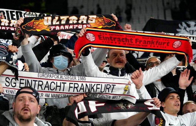 Pred duel Evropske lige: Engleski navijači naišli na "vatren" doček u Frankfurtu