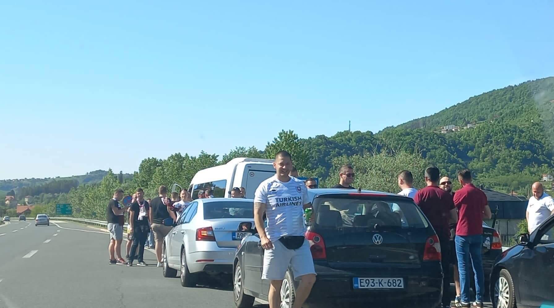 Veliki broj navijača danas krenuo prema Zenici - Avaz