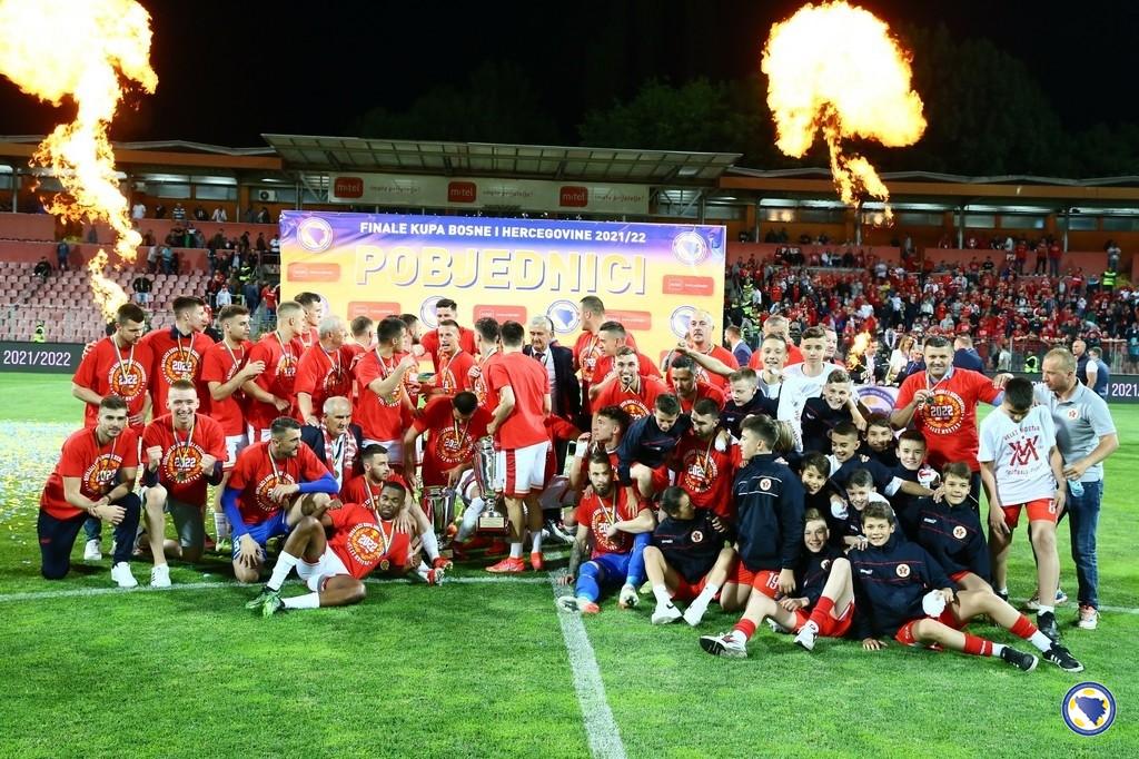 Praznik bh. fudbala odigran u veličanstvenoj atmosferi zeničkog Bilinog polja nakon penala pripao je Veležu - Avaz
