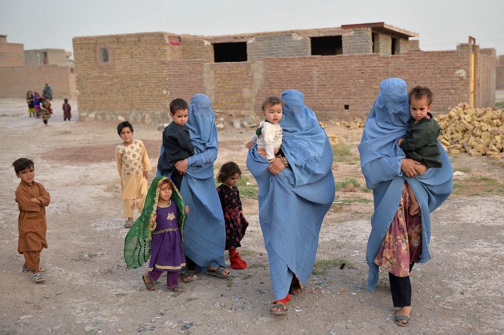 SAD traži od talibana da poštuju ženska prava: "Žene moraju imati slobodu kretanja"
