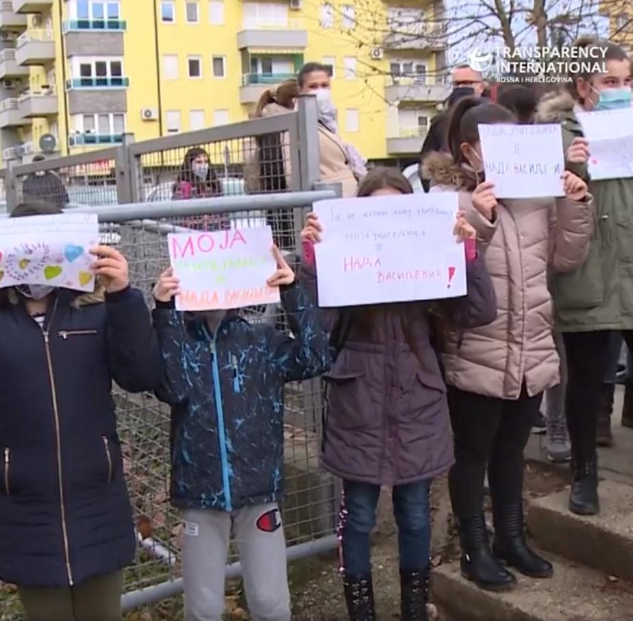 Transparency International BiH: Stranačko upravljanje školama mora prestati