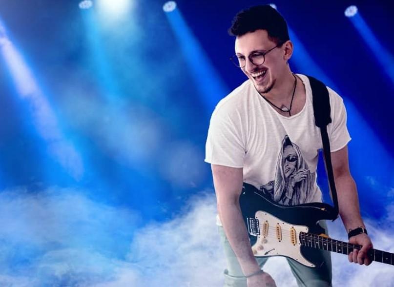 Gitarista Dragane Mirković obradio kultni hit Dine Dvornika
