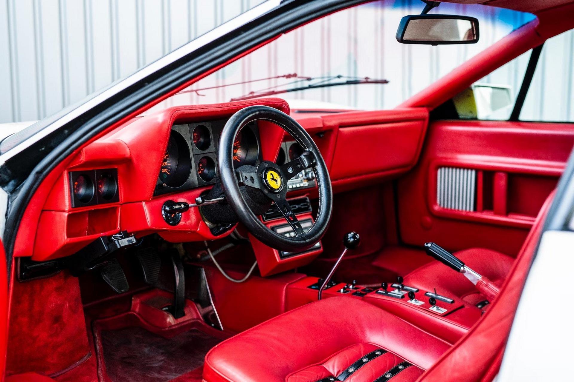 Ferrarijeva unutrašnjost - Avaz