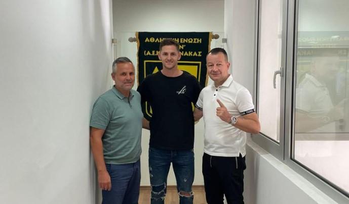 Pirić (u sredini): Danas potpisao ugovor - Avaz