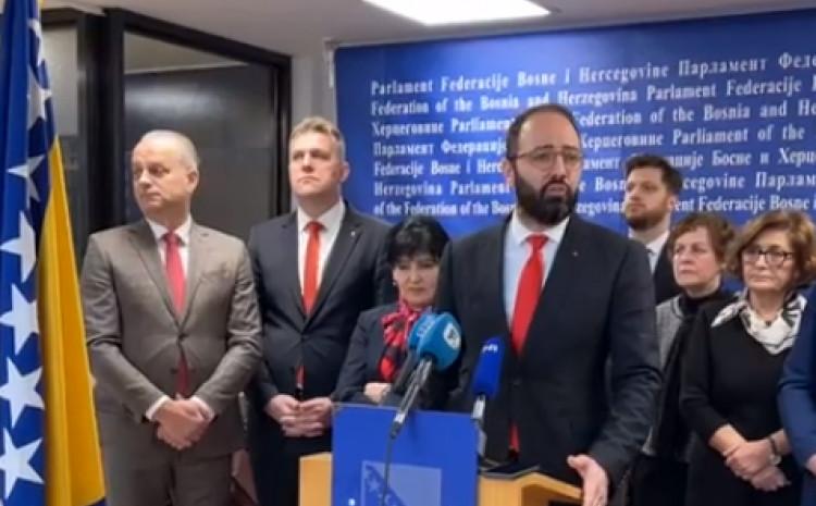 SDP: Sramno povećanje plata članovima Predsjedništva BiH, ministrima i poslanicima mora biti ukinuto