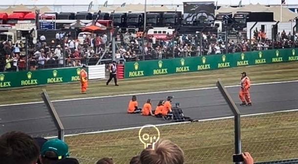 Izbjegnuta tragedija: Demonstranti se poredali na stazi tokom utrke Formule 1