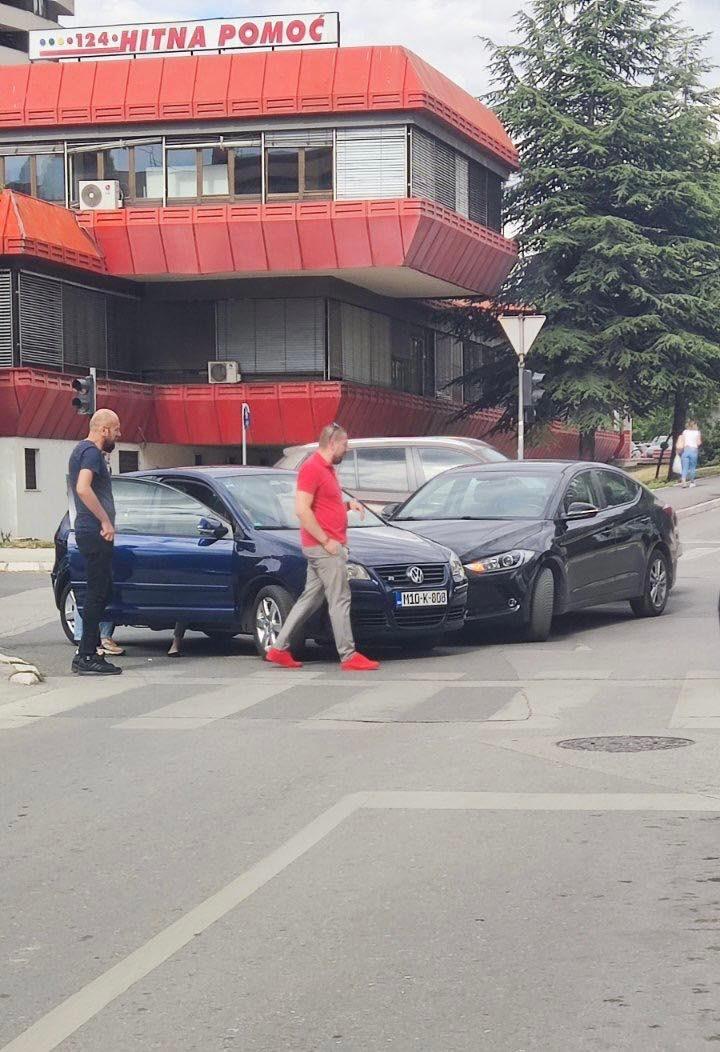 Saobraćajna nesreća u Sarajevu: Učestvovala dva automobila