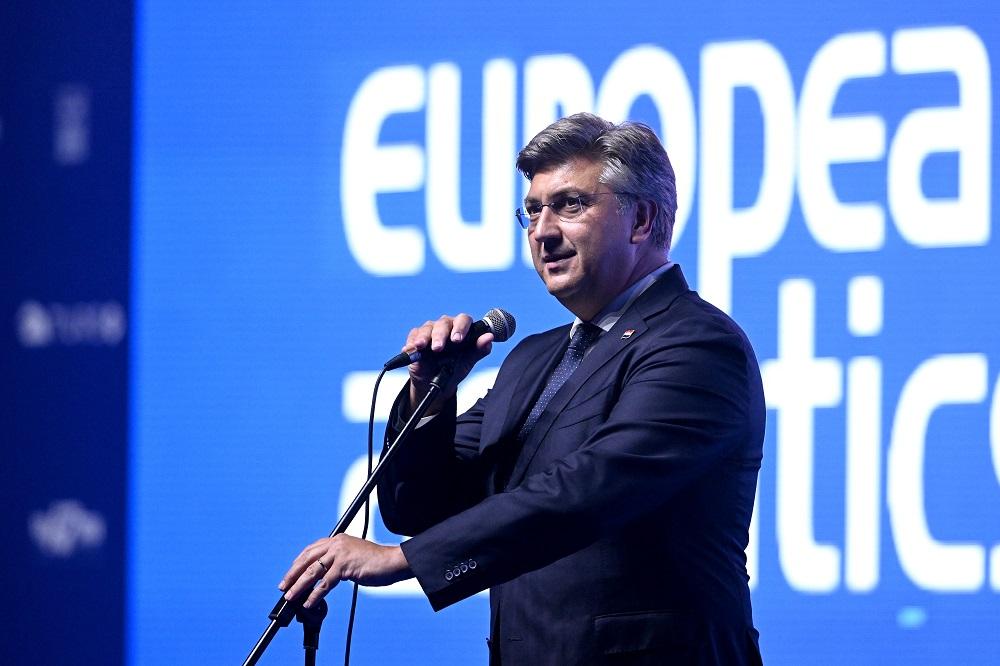 Publika izviždala Plenkovića na otvaranju Evropskog prvenstva u vaterpolu