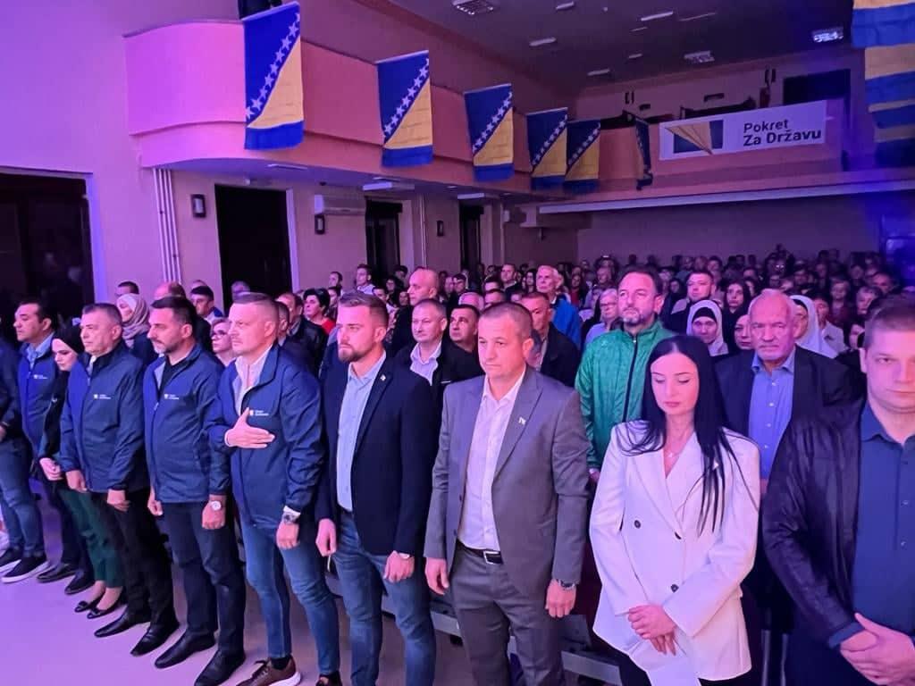 Mijatović: U subotu pozivam sve Bosance i Hercegovce u RS da istaknemo zastave naše države na kuće i stanove
