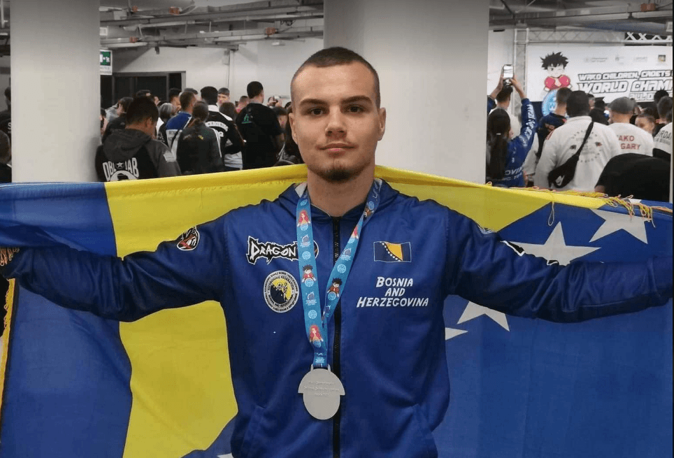 Nuh Hebibović iz Kick boxing akademije Ilidža osvojio srebrenu medalju na Svjetskom prvenstvu