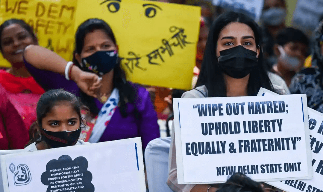 Mlade djevojke u Indiji prodaju se za otplatu duga, njihove majke se siluju