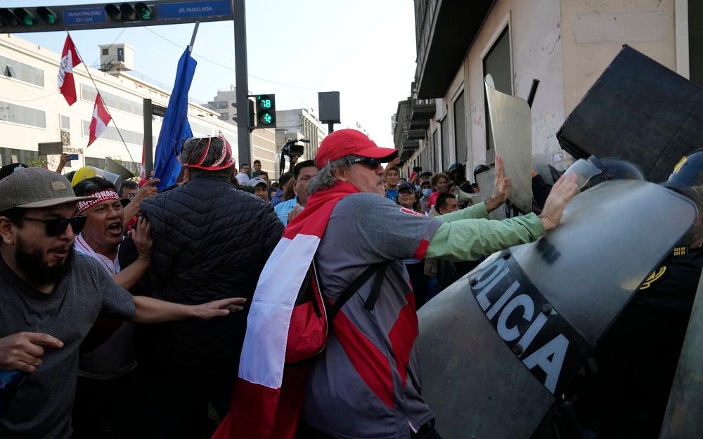 Hiljade ljudi na ulicama Perua: Traže ostavku predsjednika Kastilja