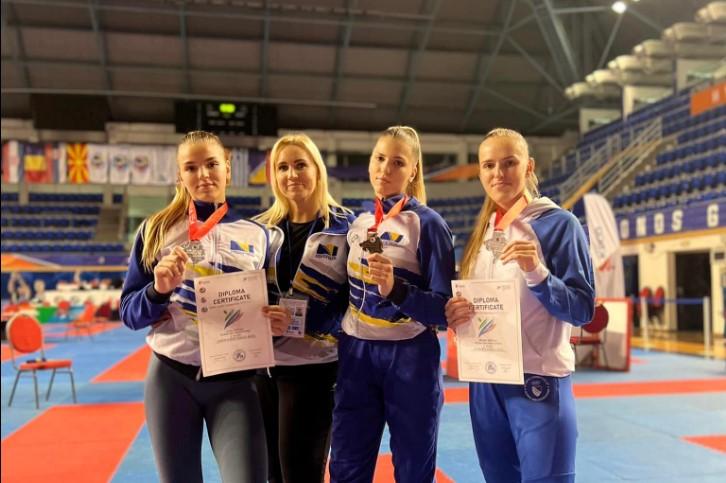 Tri sestre Sipović osvojile pet medalja na Balkanskom prvenstvu