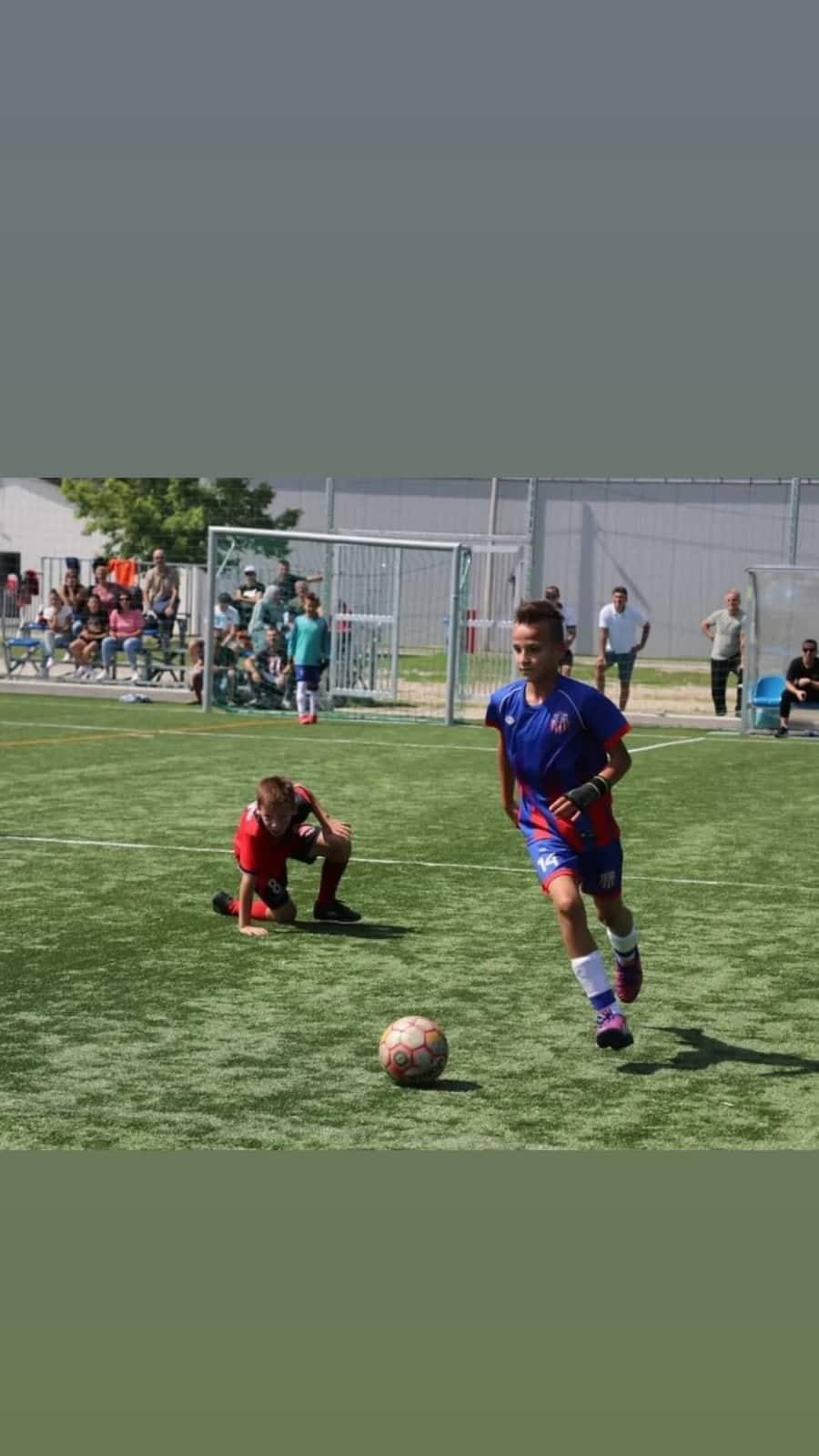 Ima samo devet godina: Super talentirani Amir Sinanović oduševljava na nogometnom terenu