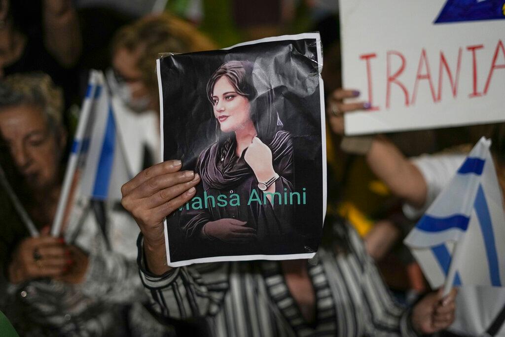 Iran izrekao prvu smrtnu kaznu zbog učešća u protestima nakon smrti Mahse Amini