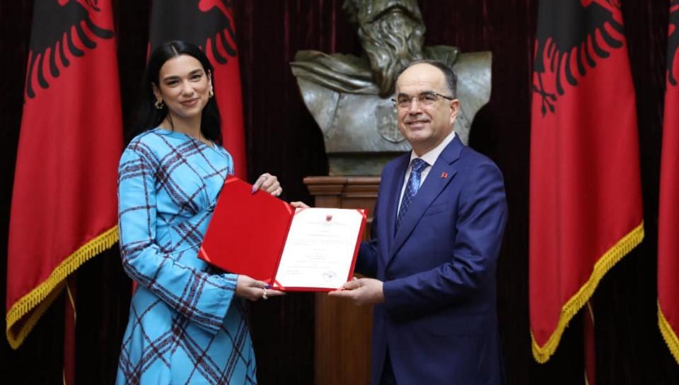 Bajram Begaj dodijelio albansko državljanstvo Dua Lipi
