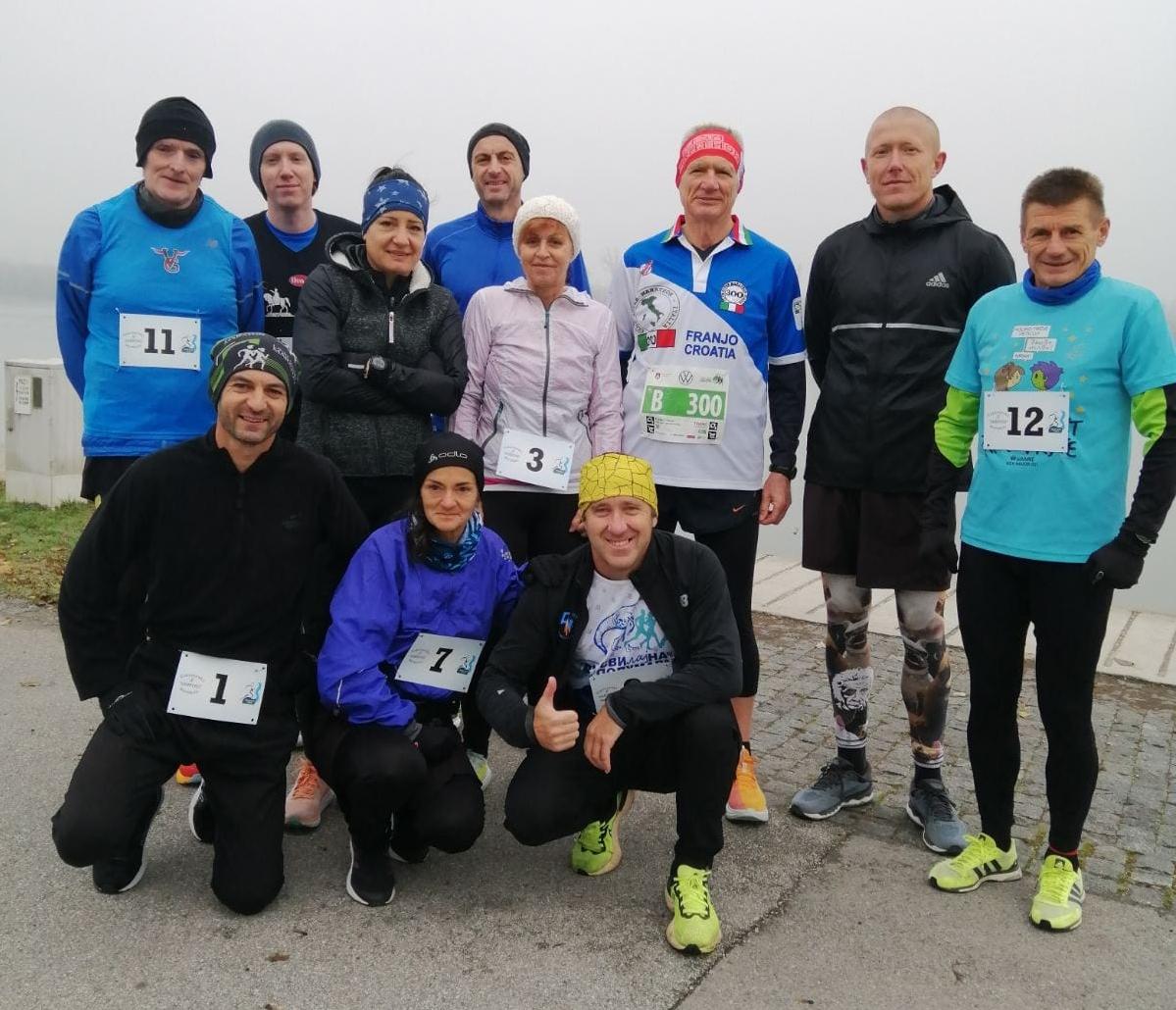 Lončar s učesnicima Vukovarskog maratona: Istrčao stazu za 3:38:40 - Avaz