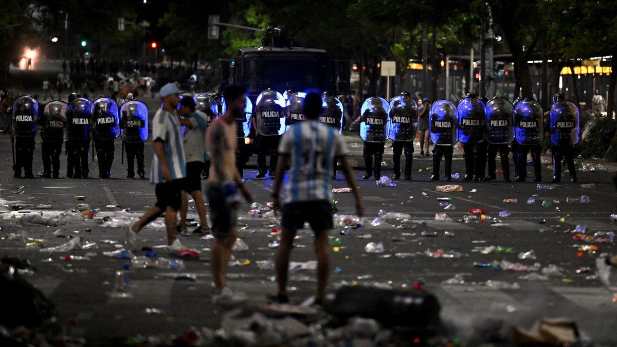 Argentinsko slavlje se pretvorilo u haos: Navijači se sukobili s policijom, ima i mrtvih