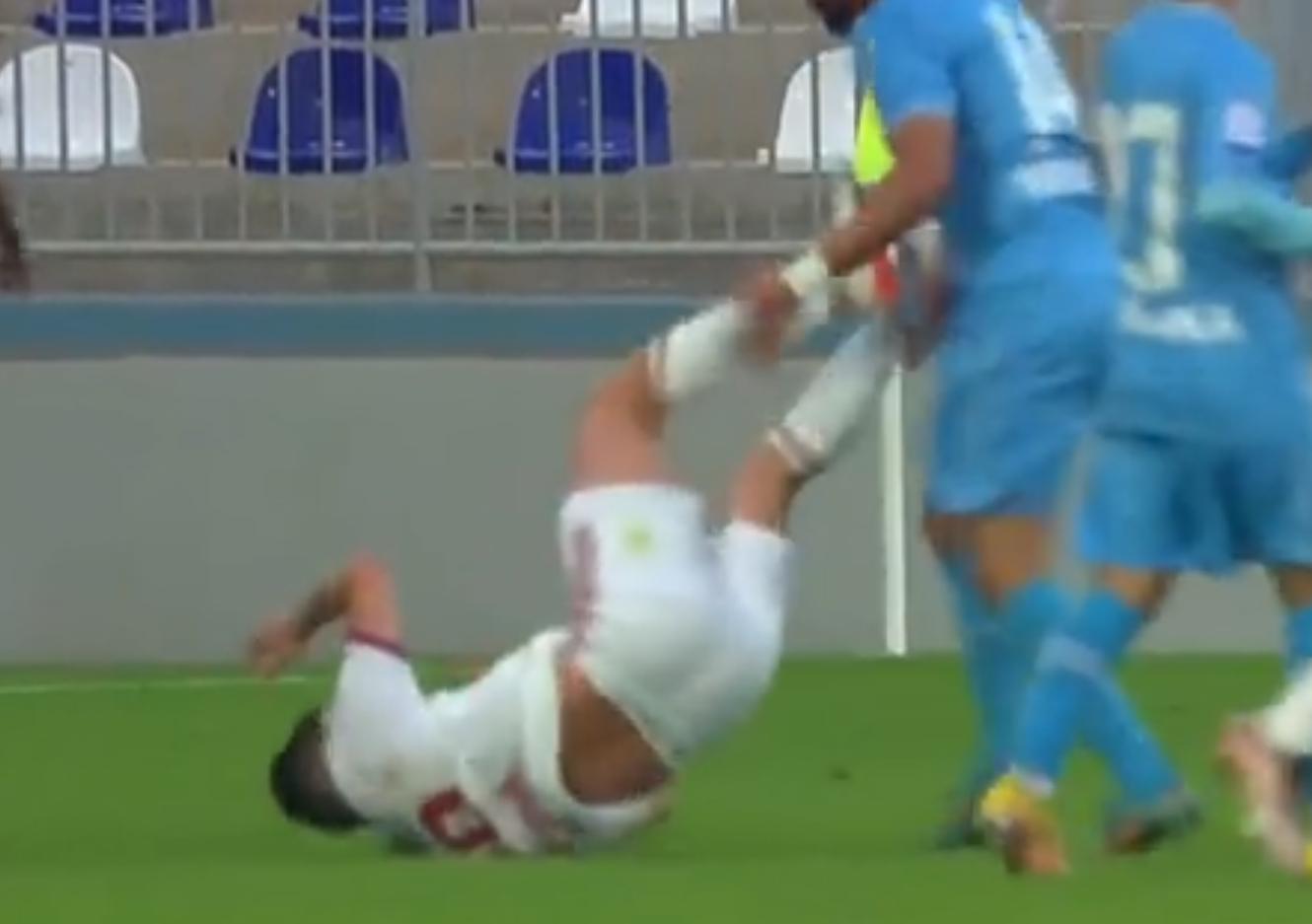 Miralem Pjanić udario protivnika nogama u grudi i dobio direktan crveni karton