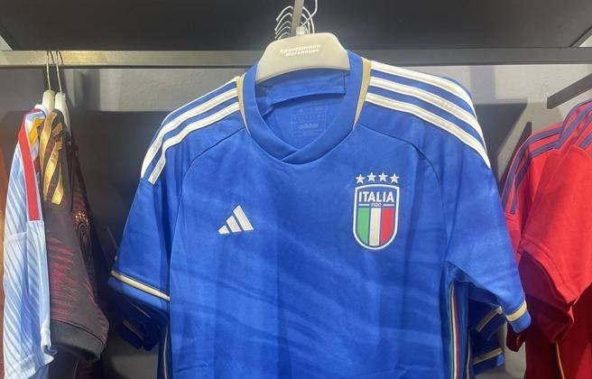 Navijači razočarani izgledom novog dresa reprezentacije Italije