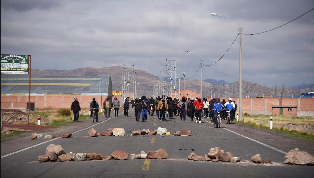 Demonstranti u Peruu pokušali zauzeti aerodrom, došlo do novih sukoba