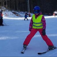 Uprkos rođenju bez ruke, Adna Aličehajić (12) se bavi skijanjem: Predviđa joj se blistava karijera i nastup na Paraolimpijskim igrama