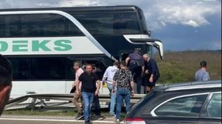 Nesreća u Srbiji: Autobus sa učenicima probio zaštitnu ogradu na autoputu