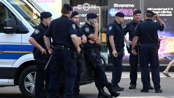 Policija na ulicama Zagreba - Avaz