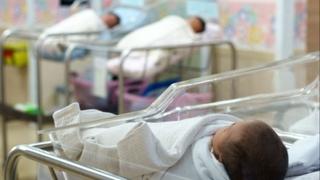Na UKC Tuzla rođeno osam, u Općoj bolnici "Prim. dr. Abdulah Nakaš" pet beba