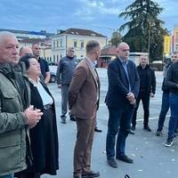 Deložacija parkinga "Autoprevoza": Stigao Stanivuković, prisutni brojni pripadnici policije