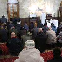 Beograd: U Bajrakli džamiji klanjana prva teravija