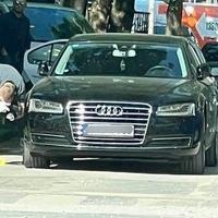 Audi 8 na raskrsnici na Grbavici: Policija traži drogu!