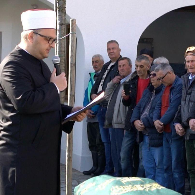 U Kozarcu klanjana dženaza Taibu Foriću, čovjeku kojem su zločinci ubili osmero članova porodice
