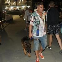 Sergej Trifunović se sa psom pojavio na dočeku srbijanskih košarkaša u Beogradu