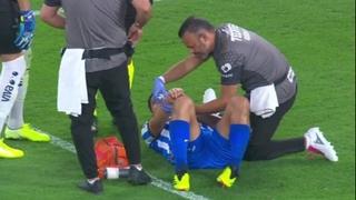 Video / Luiz Suarez zamalo slomio ruku suparniku