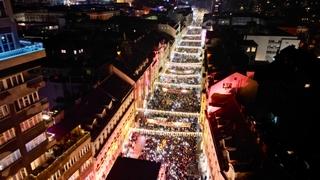 Foto + video iz zraka / Pogledajte kako izgleda doček Nove godine ispred Vječne vatre u Sarajevu
