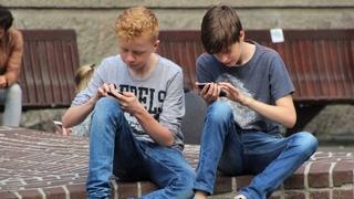 Pojedine škole u BiH učenicima zabranile upotrebu mobitela