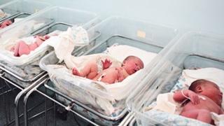 U Kantonalnoj bolnici "Dr. Irfan Ljubijankić" rođene tri, na UKC Tuzla pet beba