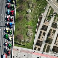 Veliki protest u Poljskoj: Oko 70.000 poljoprivrednika blokiralo puteve koji vode do Varšave

