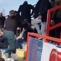 Video / Dva igrača u BiH usred utakmice otišla na tribine da se tuku s navijačima