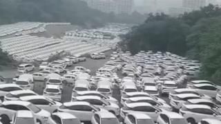 Hiljade netaknutih električnih automobila trunu u Kini