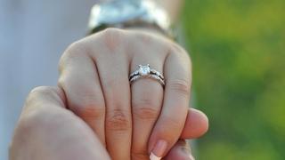 Ukrao je zaručnički prsten svog brata kako bi zaprosio djevojku
