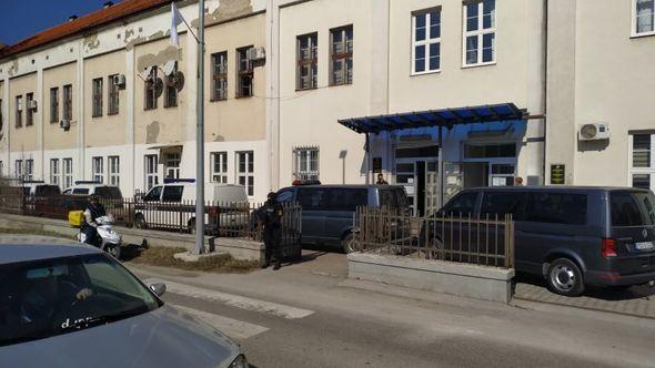 Policija pokrenula istragu - Avaz
